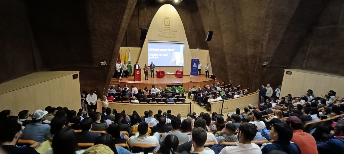 Álvaro Uribe Vélez tweet media