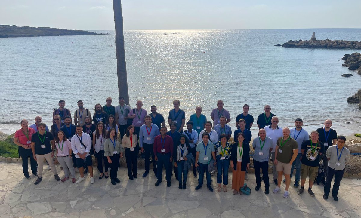 📷The Emerging Light Emitting Materials Conference #EMLEM23 participants gathered in a group photograph!

🔋The event spanned days of scientific exchange across #LightEmittingMaterials, #MetalHalides, #QuantumDots and much more!

🔗 nanoge.org/EMLEM23/home