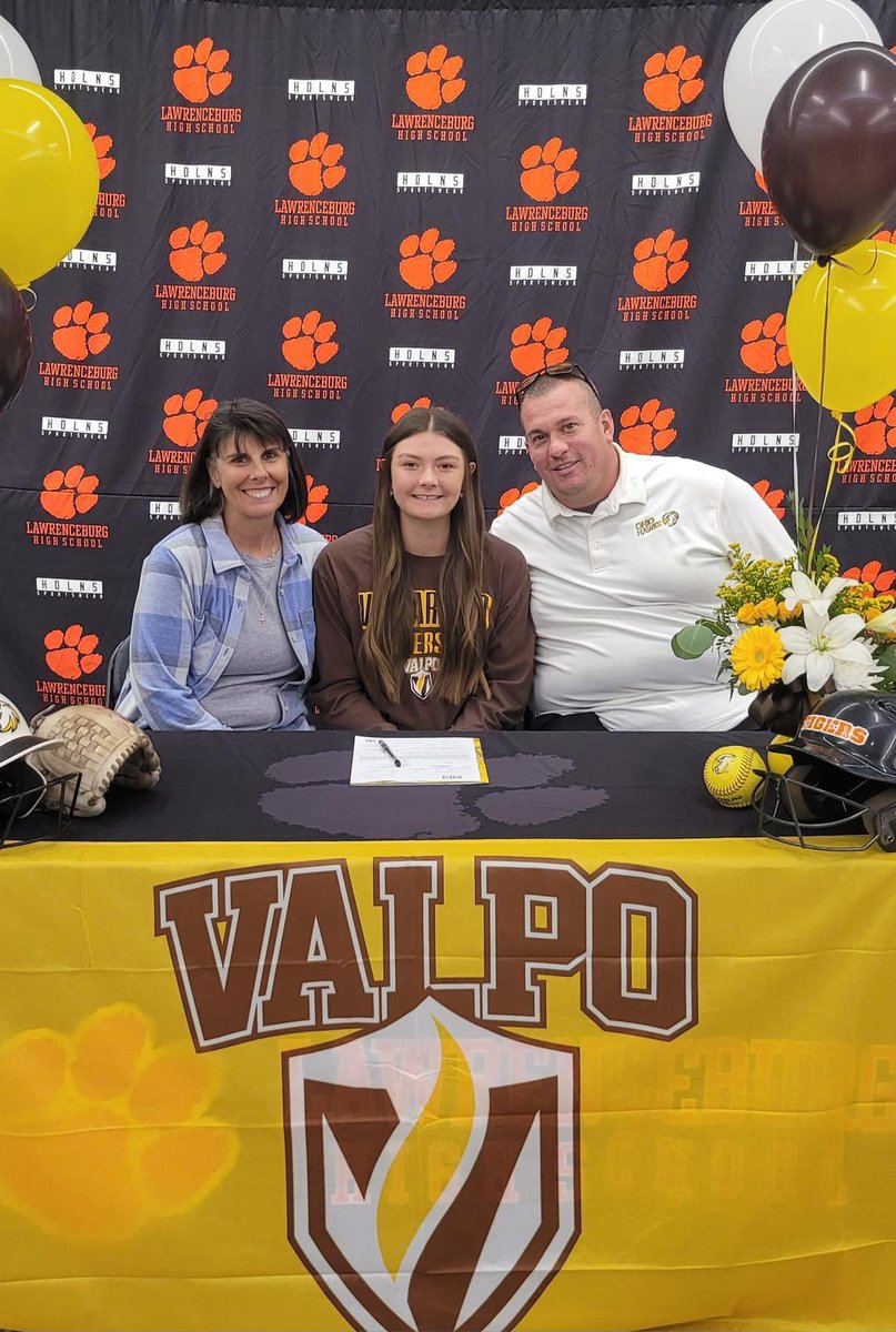 Officially a Beacon!!! <a href="/ValpoSoftball/">Valpo Softball</a> <a href="/MeagganP/">Meaggan Pettipiece</a> <a href="/laneyj40/">Coach Laney Jones</a> <a href="/HawksJoseforsky/">Ohio Hawks National Joseforsky 18U</a> <a href="/LHSTiger_SB/">Lawrenceburg Tiger Softball</a>