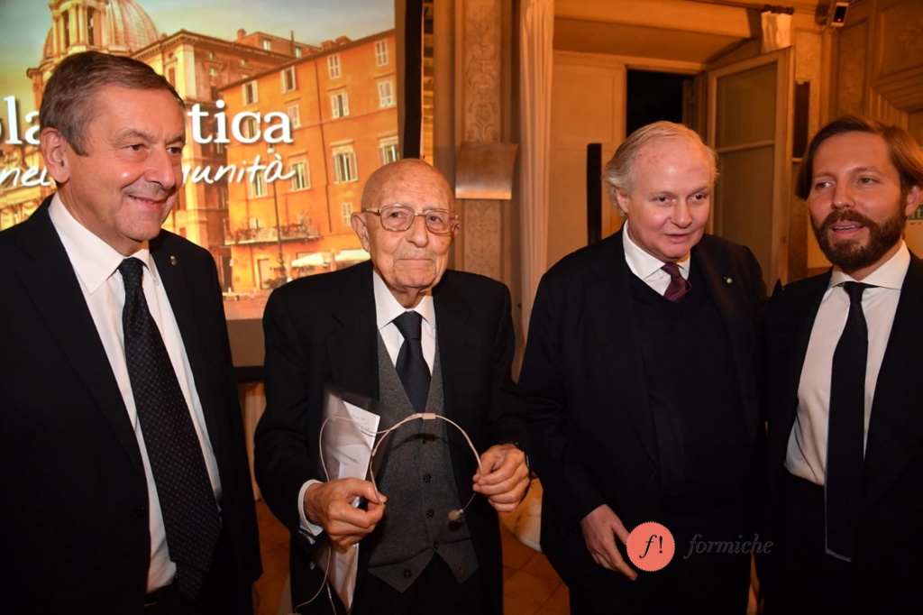 formichenews's tweet image. #Cassese, #Lucchini e #Profumo inaugurano la quarta edizione della Scuola di Politiche. 

📸Foto di Pizzi ⬇️

🔗 formiche.net/gallerie/lucch…
