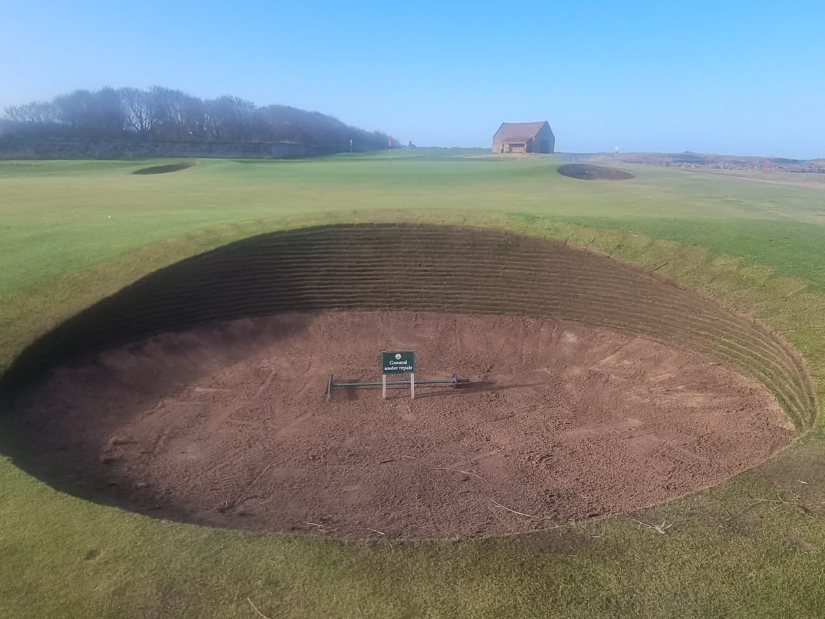 Another 2 bunker re-builds completed @dunbargolfclub great work from @FraserM12773092 and Jinks