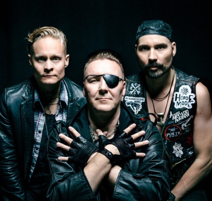 Alan Wake 2 Old Gods Of Asgard - Herald Of Darkness official music video out now

youtu.be/uxs_HYw_mLk?si…

<a href="/alanwake/">Alan Wake 2</a> #AlanWake2 #AlanWake @PoetsOfTheFall <a href="/oldgodsofasgard/">Old Gods of Asgard</a>