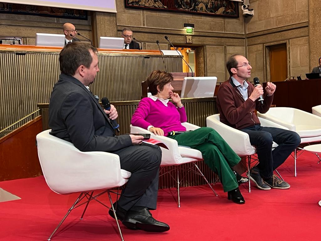 CESE (@lecese) on Twitter photo ⭕️ Colloque du #CESE "L'#IntelligenceArtificielle, risques & opportunités : des enjeux à débattre"
Merci à l'ensemble des intervenantes & intervenants pour leurs éclairages qui seront précieux pour les réflexions engagées par le #CESE sur l'intégration de l'#IA dans ses travaux ⭕️ Colloque du #CESE "L'#IntelligenceArtificielle, risques & opportunités : des enjeux à débattre"
Merci à l'ensemble des intervenantes & intervenants pour leurs éclairages qui seront précieux pour les réflexions engagées par le #CESE sur l'intégration de l'#IA dans ses travaux