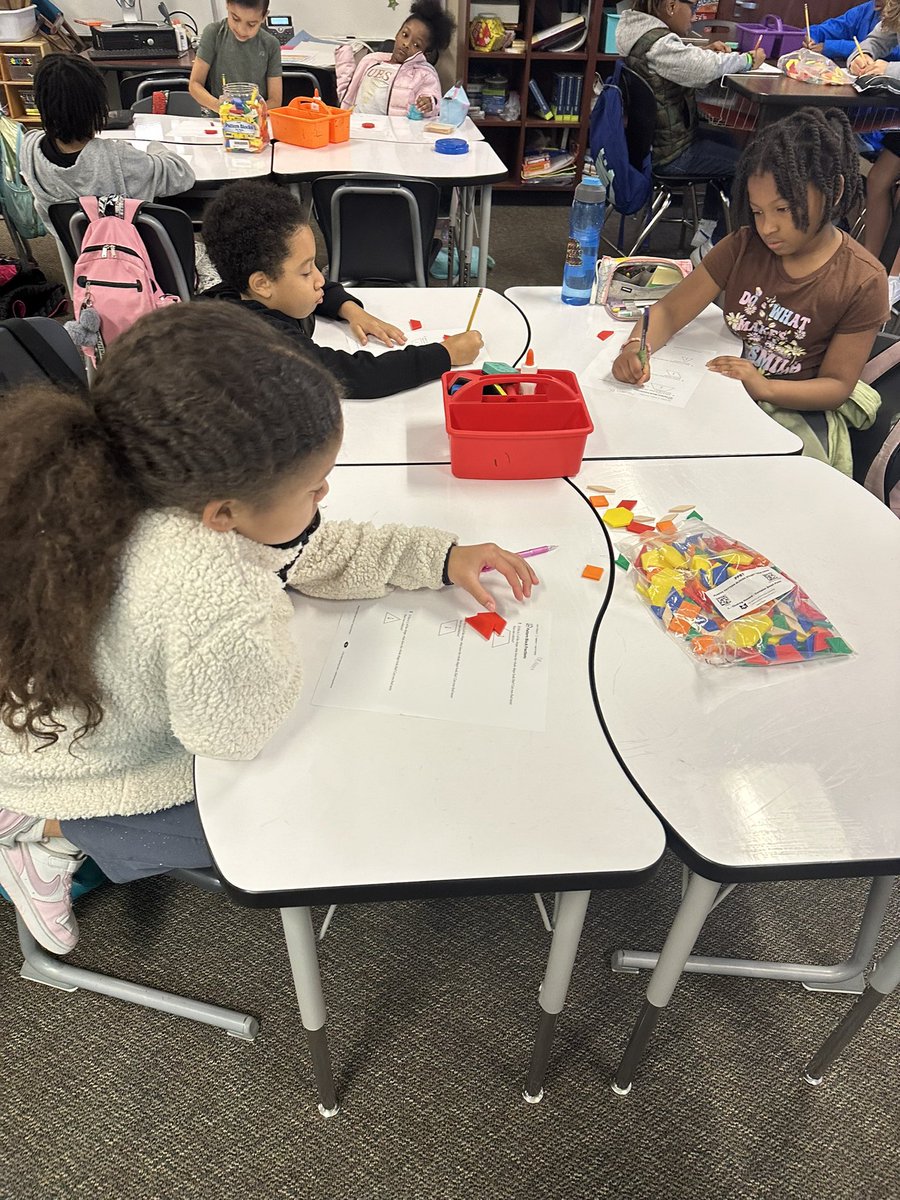 MsKSantangelo's tweet photo. Investigating unit fractions using pattern blocks and then practicing our new work place! #wearelakeshore #henrysheroes #santangelosquad #wearelakeshore @KBonillaLSE @HumbleISD_LSE https://t.co/fWm8aLZTMy