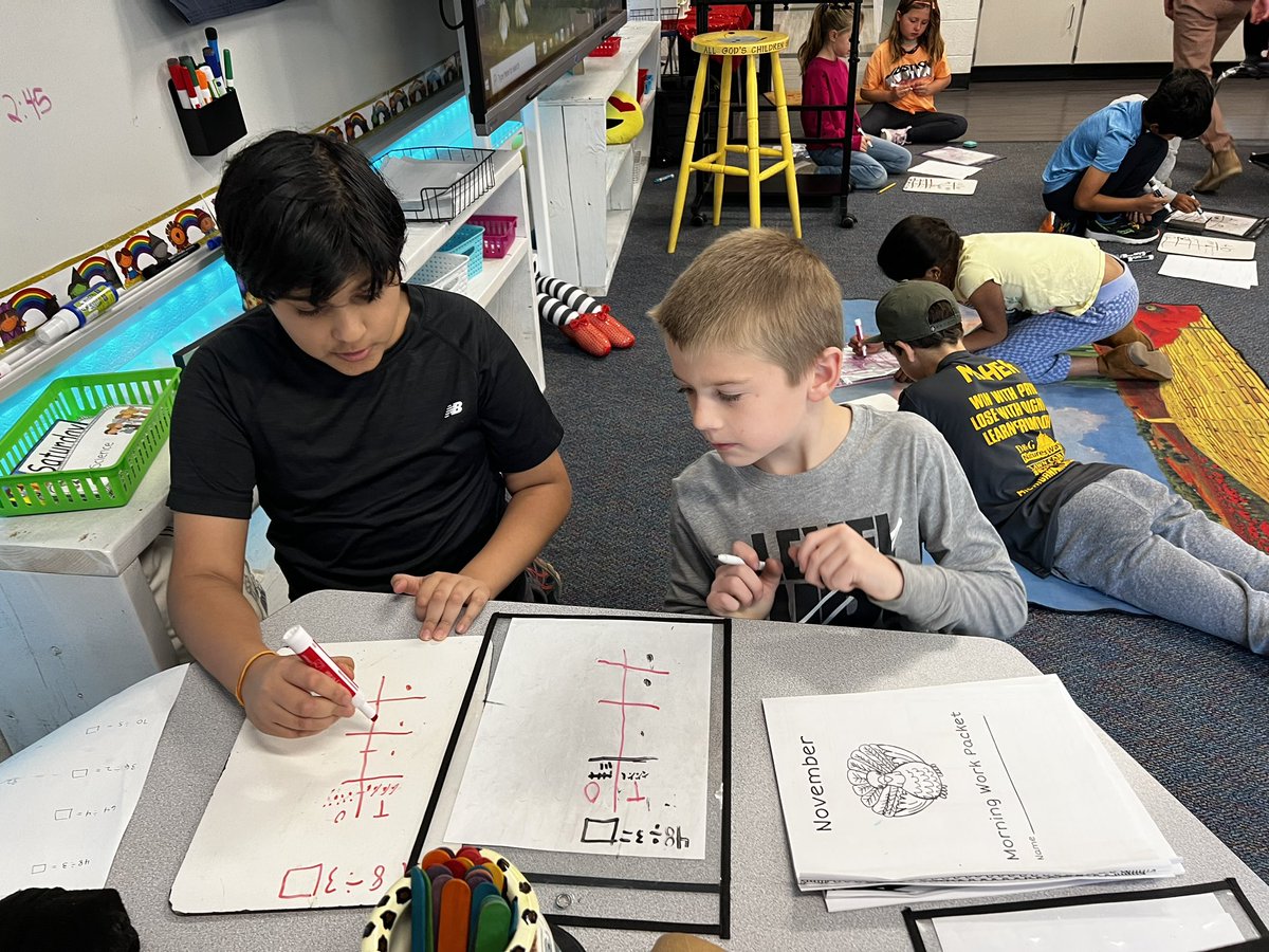 mrsmotley_3rd's tweet image. Mrs. Weakland’s 4th graders came to teach a lesson to us today! What a fun time! And so great to see former students!!! @lpweakland @SLCSDolsen 
#learningtogether #dolsenthinkers #learnmath