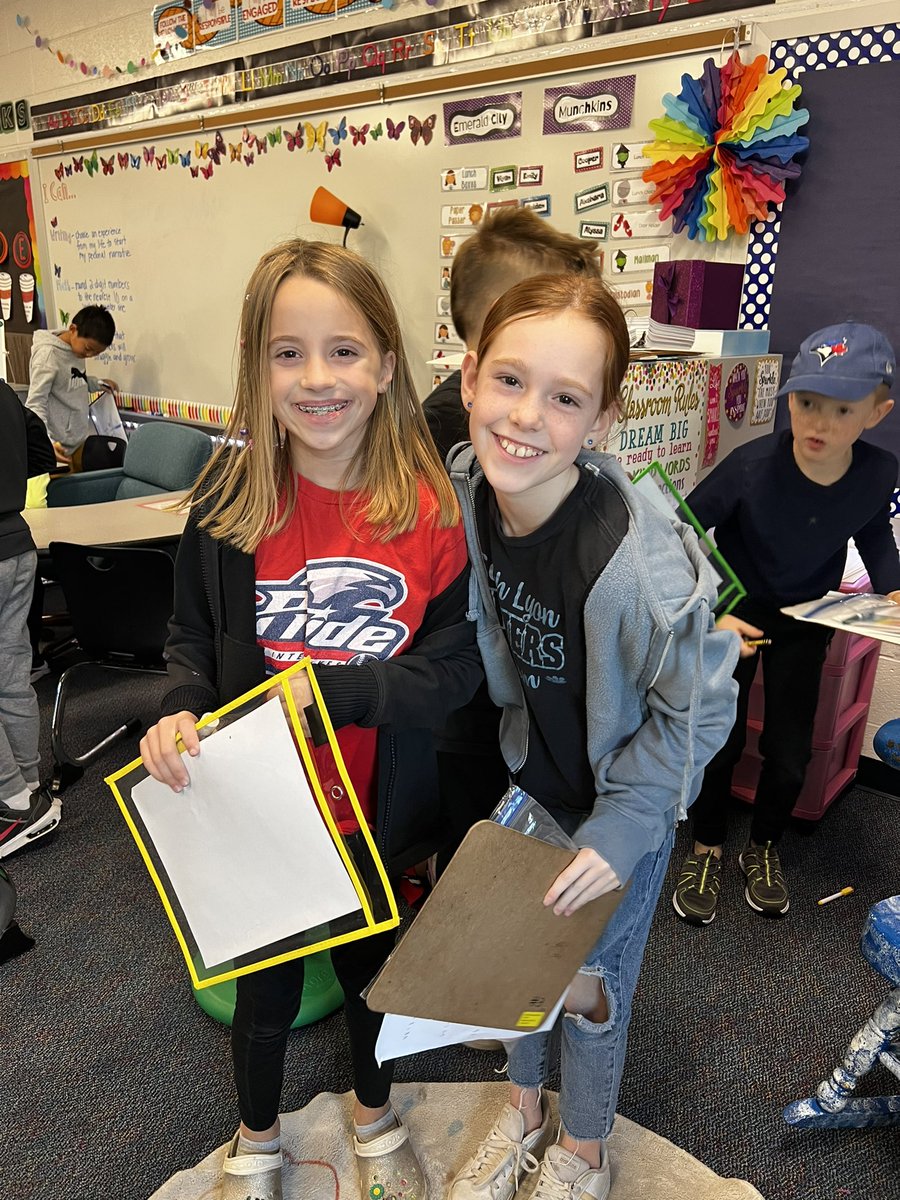 mrsmotley_3rd's tweet image. Mrs. Weakland’s 4th graders came to teach a lesson to us today! What a fun time! And so great to see former students!!! @lpweakland @SLCSDolsen 
#learningtogether #dolsenthinkers #learnmath