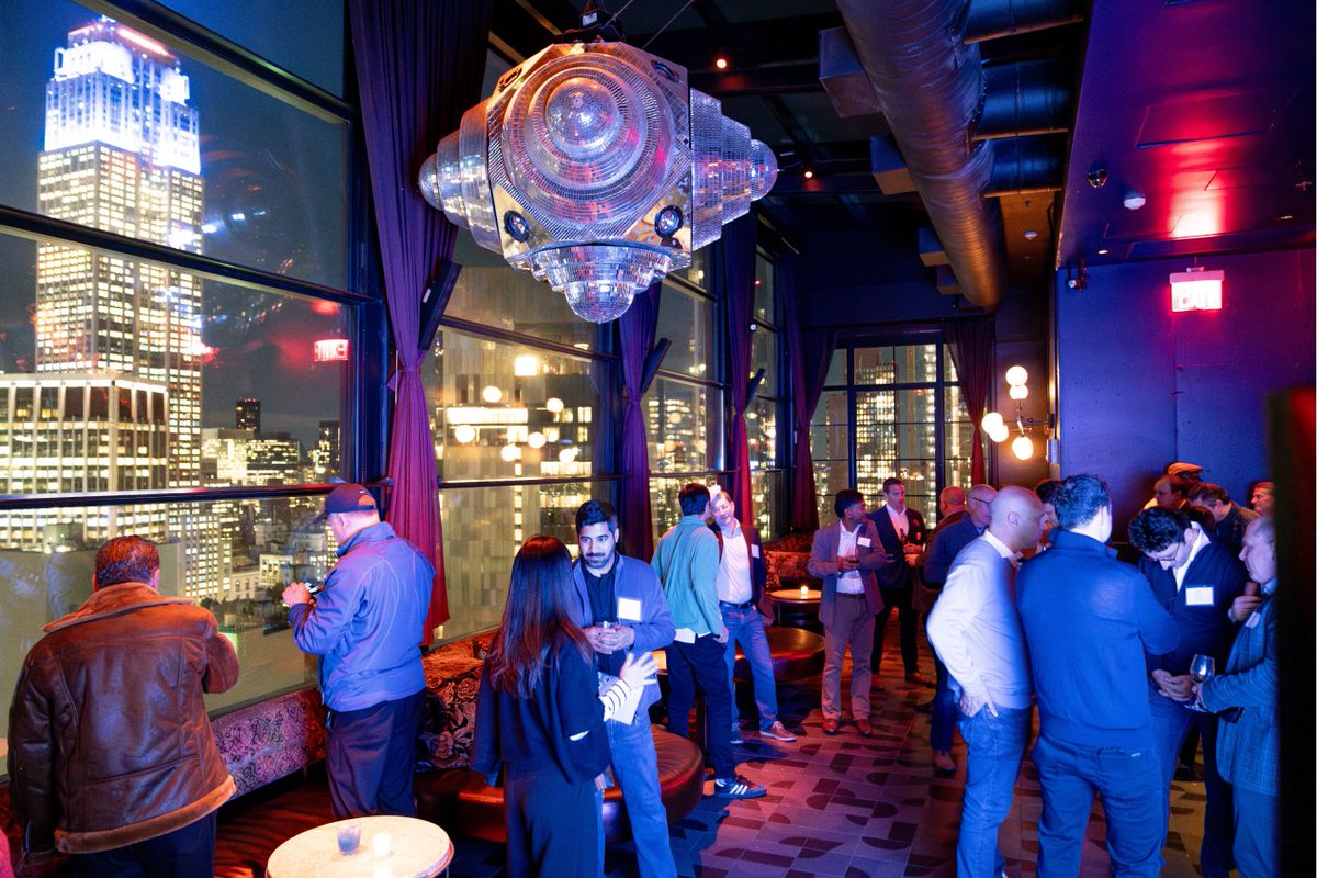 DataGalaxy's tweet photo. 🗽 That's a wrap on Data on the Rocks: Cocktails & Transformation Tales in NYC!
🚀 We had a blast gathering over 100 data leaders at a scenic rooftop in the NYC skyline
#dataevent #dataontherocks https://t.co/OPwPe0oR7O