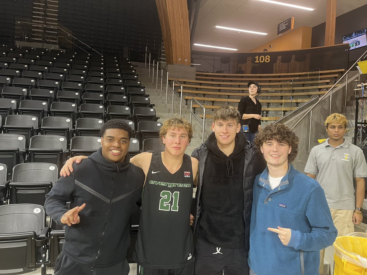 dbrewiii's tweet photo. Look what I found in Moscow Idaho last night? A bunch of Tumwater T-Birds! @brew_luke @Carlos_Matheney @AndrewC2023 @LukeReid__ @tumwaterbball @TBirdFootball @VandalHoops @Idaho_Vandals https://t.co/5f9pdVg0Wo