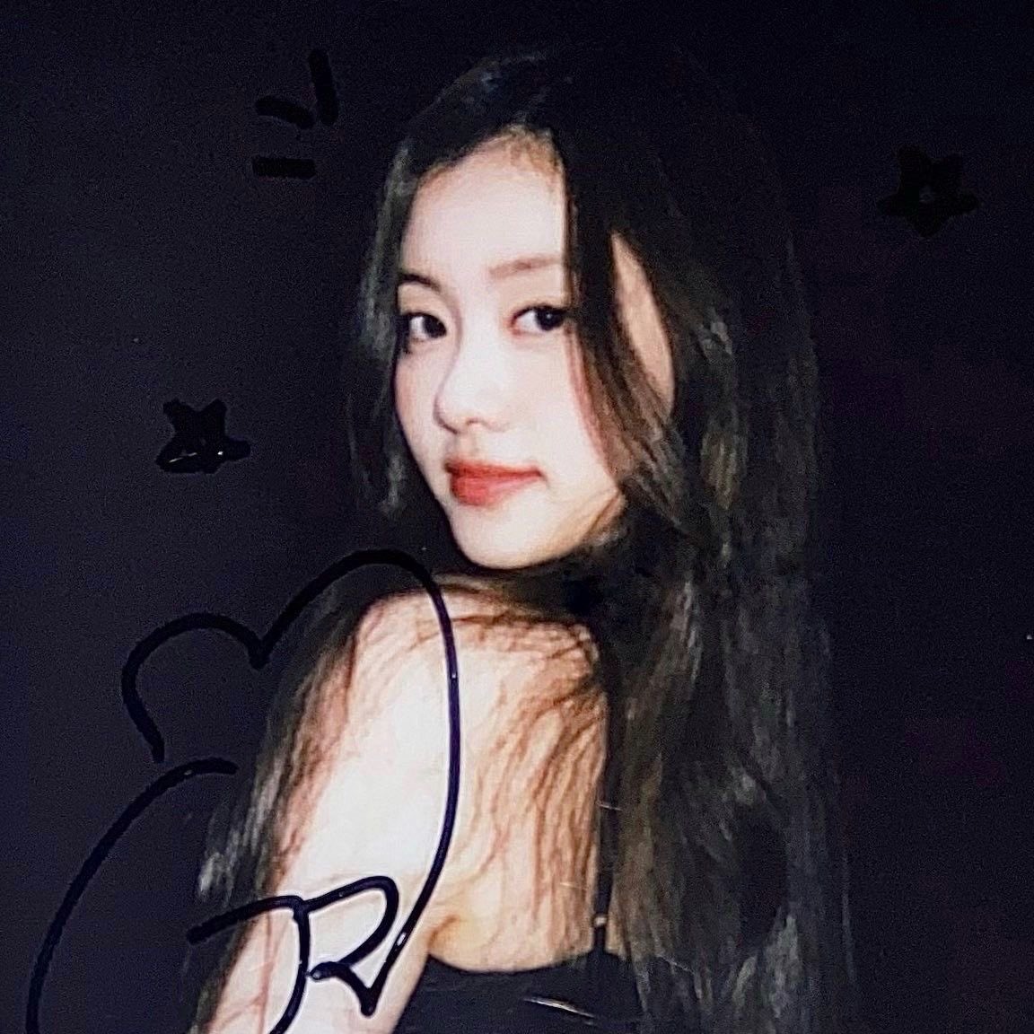 [GARAM DAY]  231116 

Happy Birthday to our dear Kim Garam! Please wish her a happy birthday by using the following hashtags: 

#Sweet18withGARAM
#RAMAZING_BDAY 
#GARAMDAY 
#11월16일의_주인공_김가람 

don't forget to wish her good luck on her CSAT 🍀