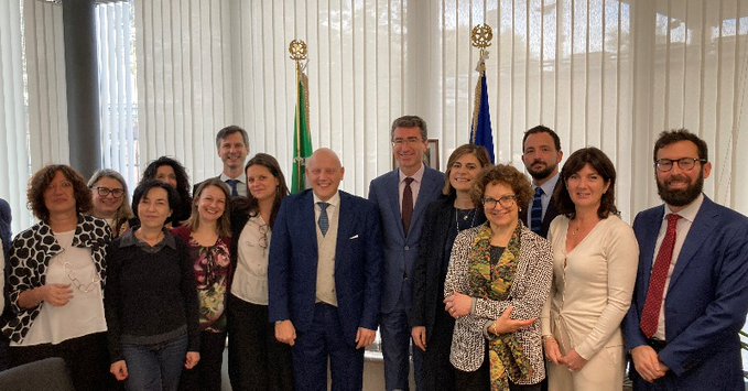 EUScienceInnov's tweet photo. Another interesting #EnhancedDialogueEU this time with Italy🇮🇹.
Thanks for engaging in such a rich exchange on:
🔹R&I reforms and investments
🔹#EUinnovationAgenda and EIC
🔹#EUresearchAgenda and research careers
🔹Global approach
Read more: https://t.co/ZXCj4rs4kO https://t.co/B6O8xiopWr