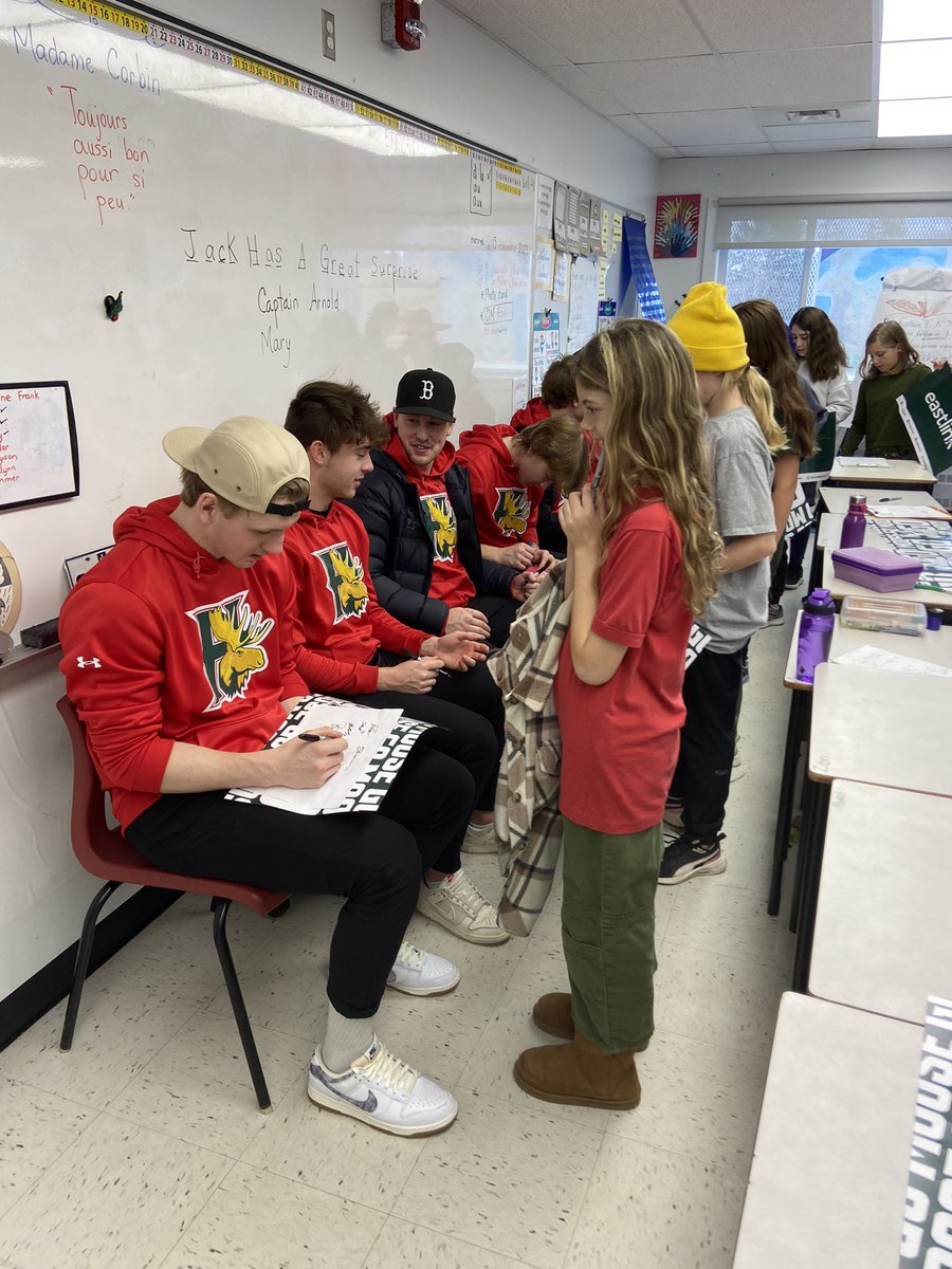 Mme_Ferguson's tweet image. Thanks so much to the @HFXMooseheads for visiting us today! @bltsenior