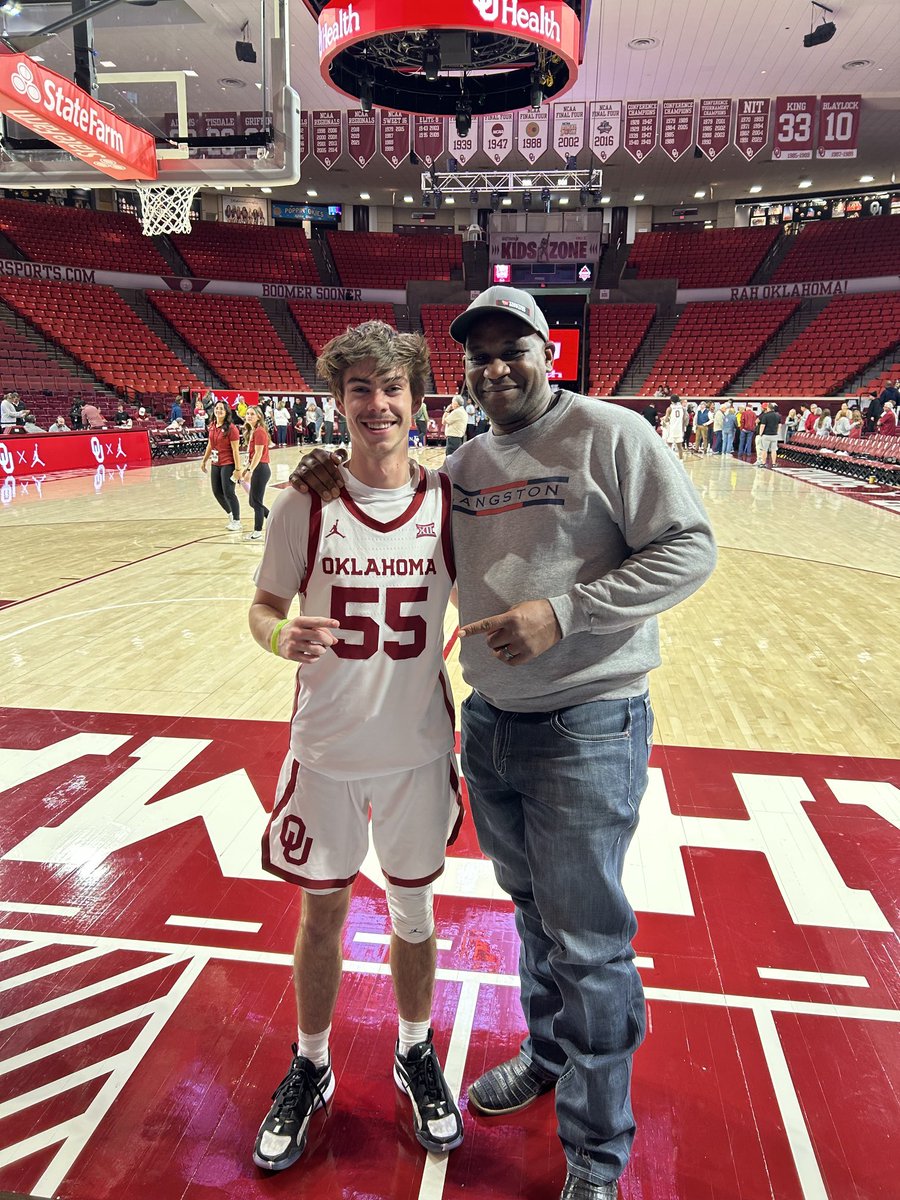 So grateful for @reggiewilliams0 who coached my son for 8 years in AAU. Taught him a lot about basketball, but so much more…like family, sacrifice, faith, hard work, responsibility, character. This is what great coaches do. This is winning!! @reidlovelace3