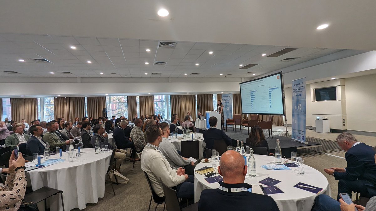 My excellent colleague Lizzie Bailey giving a view of consumer interest in the circular economy for smartphones.  Excellent day with <a href="/MobileNewsMag/">Mobile News Magazine</a> at the #CircularSummit