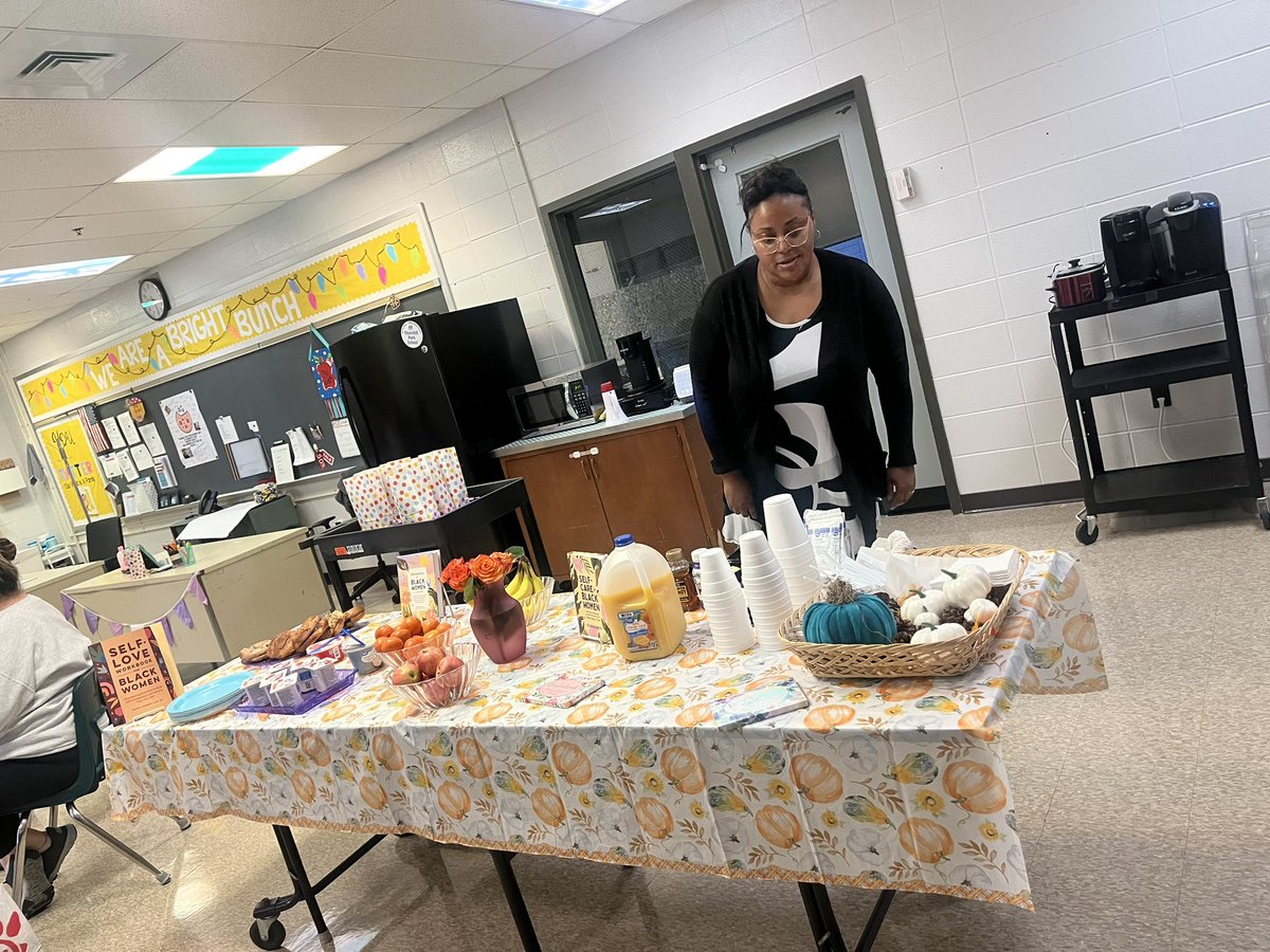 CHPCRUSADERS's tweet photo. Thank you, Ms. Shay Johnson for coming to Churchill Park to discuss how to maintain balance that leads us to a healthier, more fulfilling, and sustainable existence. @JCPSKY @JCPSDEP1 @JCPS_SEL #weareCHP https://t.co/ExoppAR9GT