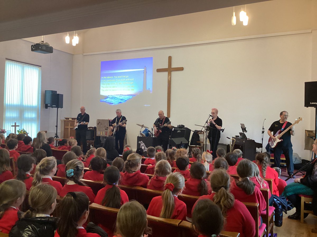 class6Aspull's tweet image. What an absolutely lovely afternoon singing and praising with T’Others at @AspullMethodist We thoroughly enjoyed ourselves! #acpsvision #acpsenrichment