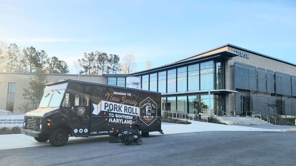 Every Tuesday in front of SMART, the Cawffee Pot Food Truck will be available for everyone on campus to purchase coffee and pastries. ☕