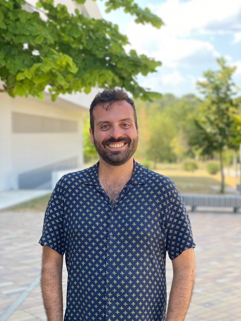 LabMmi's tweet photo. @CollLlorenc is our #PostdocBP. He is determining the role of the secondary messenger (p)ppGpp on the regulation of pathogenic features in AIEC and their adaptation to the inflamed gut. Somehow, he can pronounce (p)ppGpp without many difficulties in 3 languages (Cat, Esp, Eng). https://t.co/HdWPmSi0BN