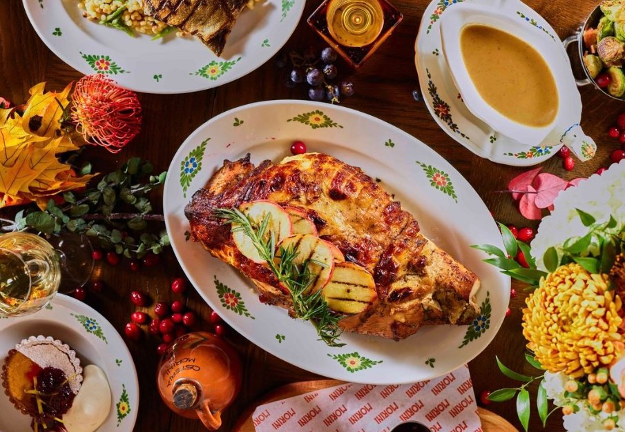 Give thanks with every bite! 🍂🥂 Pre-order your 3-course family style Thanksgiving dinner from Osteria Morini by Monday 11/20! Click here bit.ly/3QYRYbm for more info on how to place your order! #ThanksgivingDinner #DineRooseveltField