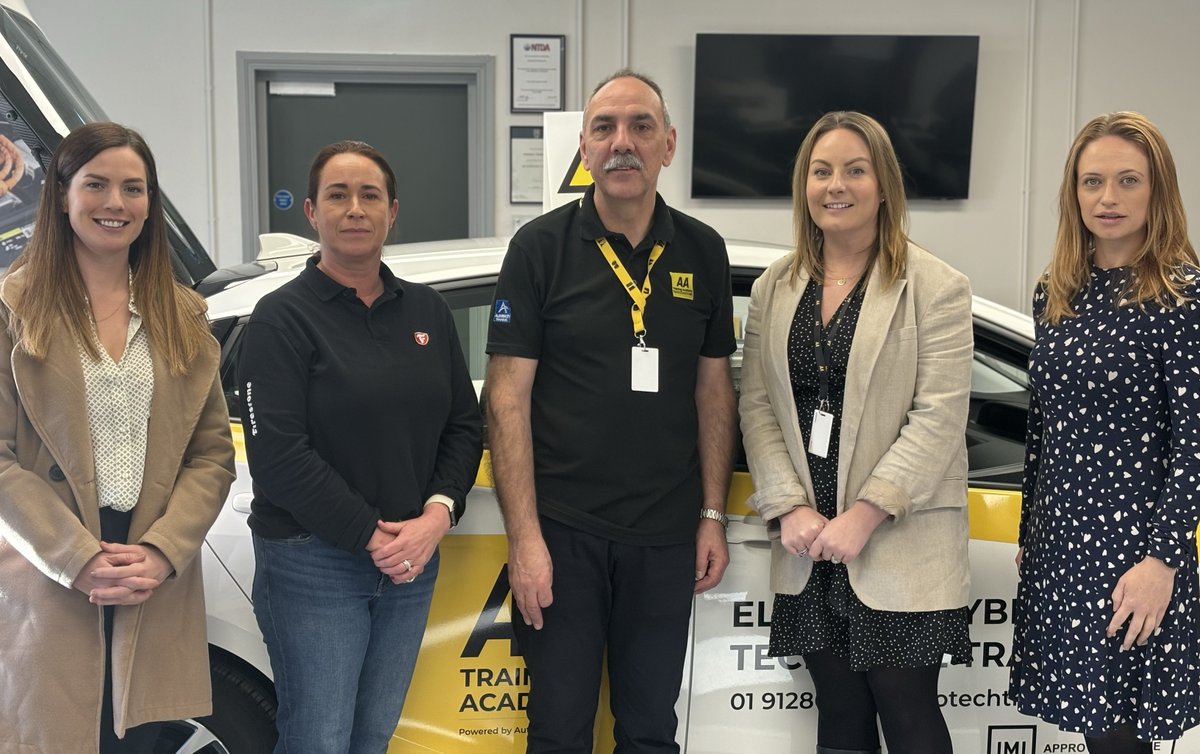 aaroadwatch's tweet photo. Big day at AA Training Academy! 🛠️

We've hosted leading females in the motor industry for a special EV Training. Joined by Sinead McCann (Cars Ireland), Jackie Wherity (Bridgestone), Dasos Michaelides (Autotech Training), Jennifer Kilduff (The AA) and Emma Mitchell (SIMI) to help encourage more women in the trade and fostering a greener future, one EV at a time 🚗

Visit our blog for the full story and event pics! https://t.co/8MOqJW9PVe
#WomenInMotor