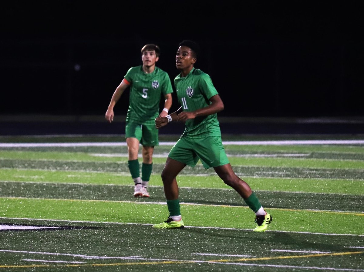 northmont_s's tweet photo. Julian Bazile (SO)

1)GWOC Special Mention
2) MVSSCA All-North Honorable Mention

Julian in his sophomore season was able to be an integral part of the team, adding 5 Goals and 2 Assists. Julian continues to improve himself and others around him, keep it up! Go Bolts! https://t.co/kJ10t6Dzva