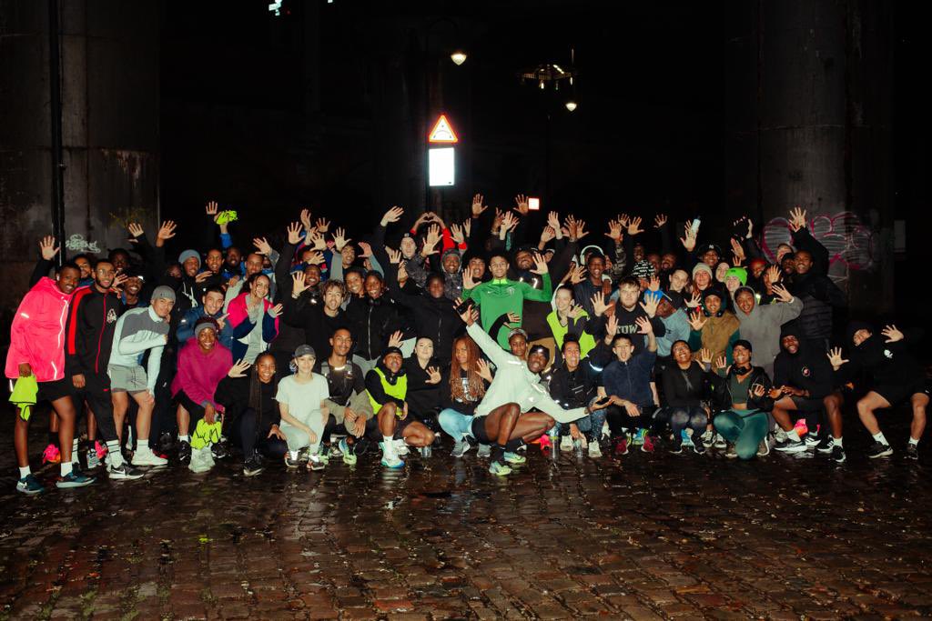 5k @ 5am !!!!! 

90+ people on a Wednesday morning 🤣❤️💪🏾🏃🏾‍♂️🙏🏾