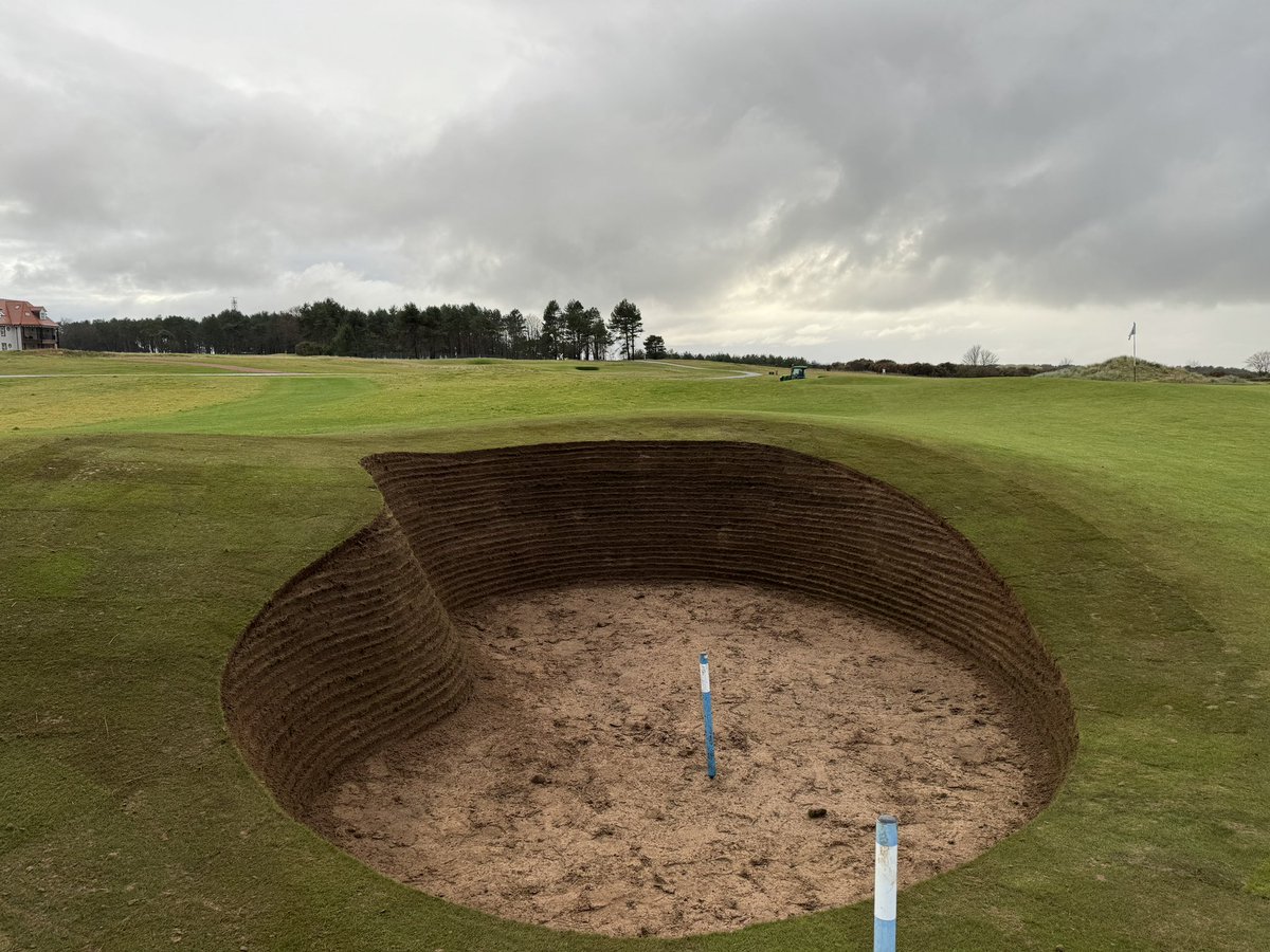 My favourite time of the year… Building bunkers ! With the dream team <a href="/tod_bannerman/">Tod</a> and Darrel ! On to the next ⛳️