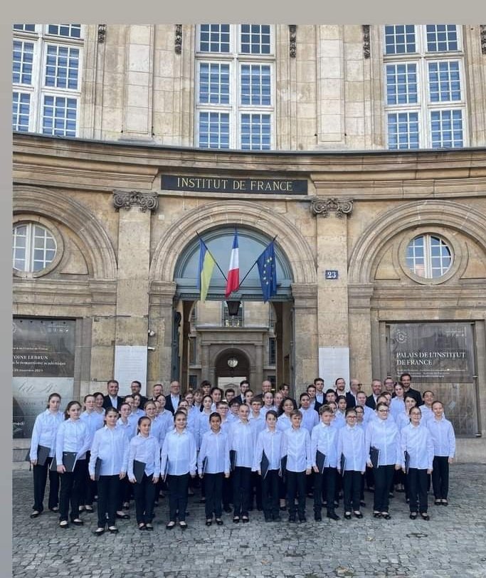 kasmitaoufik's tweet image. La maitrise sainte philomene de Haguenau est  à la coupole de l&apos;institut de France dans le cadre de la remise du prix art choral des beaux-arts et de la Fondation Bettencourt Schueller . Bravo les Alsaciens #dnainfos