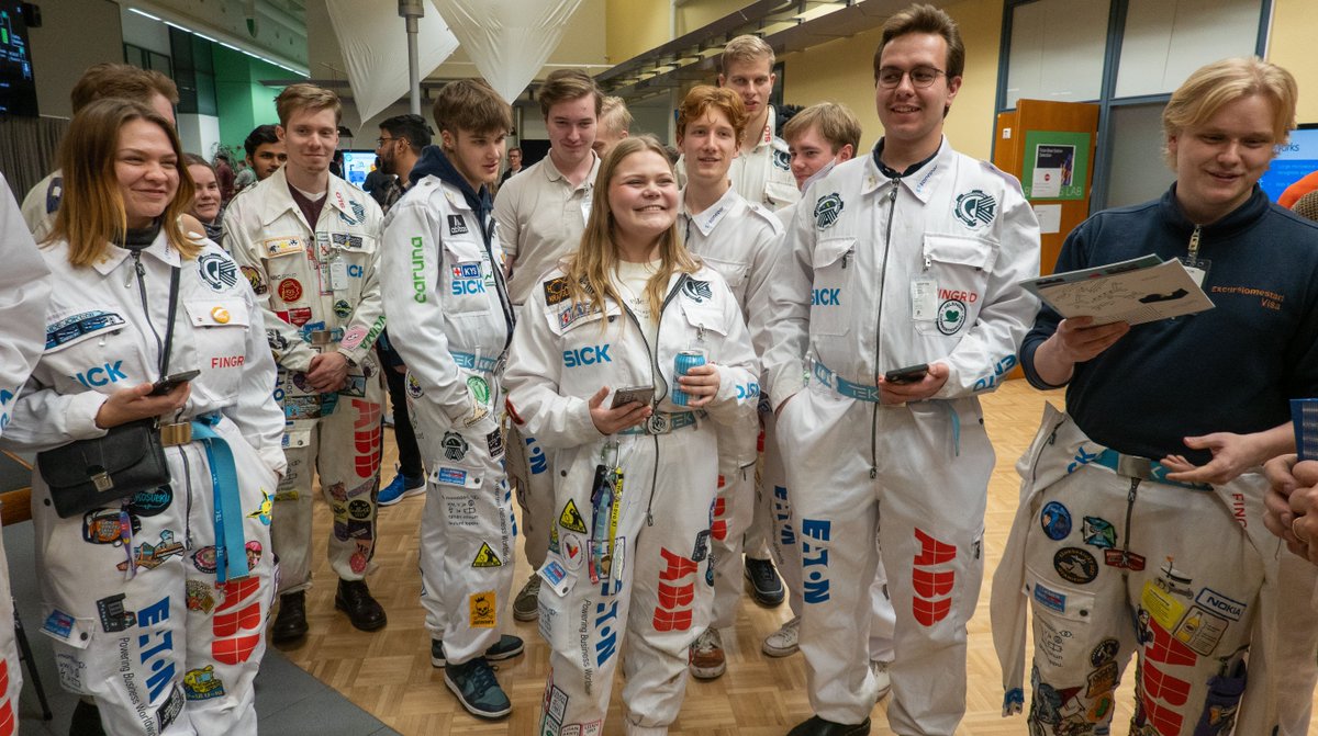 ericsson_fi's tweet photo. We’d like to say a warm thank you to the 110+ brilliant students from @helsinkiuni and @AaltoUniversity who joined us at our student event today in Jorvas! 🎓 #Ericsson #StudentEvent https://t.co/6DV28bOFCf