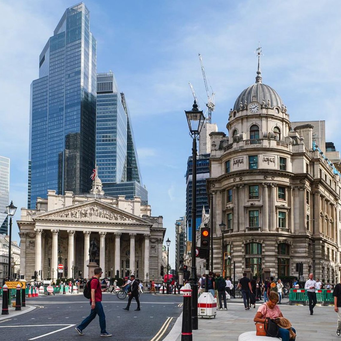 The Royal Exchange (@rexshopper) on Twitter photo Blue skies over London today — with autumn looking its crisp, beautiful best. Come watch the light change over the City at one of our heated outdoor terraces, perfect for taking a moment to yourself — or just taking the edge off the cold.
📸 <a href="/onecityldn/">One City LDN</a> Blue skies over London today — with autumn looking its crisp, beautiful best. Come watch the light change over the City at one of our heated outdoor terraces, perfect for taking a moment to yourself — or just taking the edge off the cold.
📸 <a href="/onecityldn/">One City LDN</a>