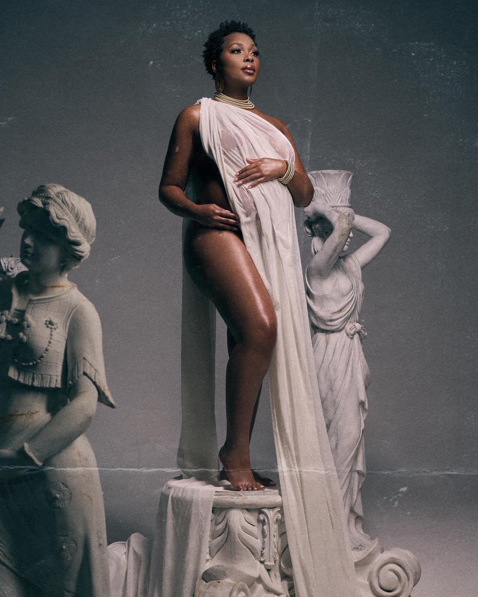 JustTae_'s tweet photo. 💙 my friend snapped on my maternity photos https://t.co/EFm8F4d1zk
