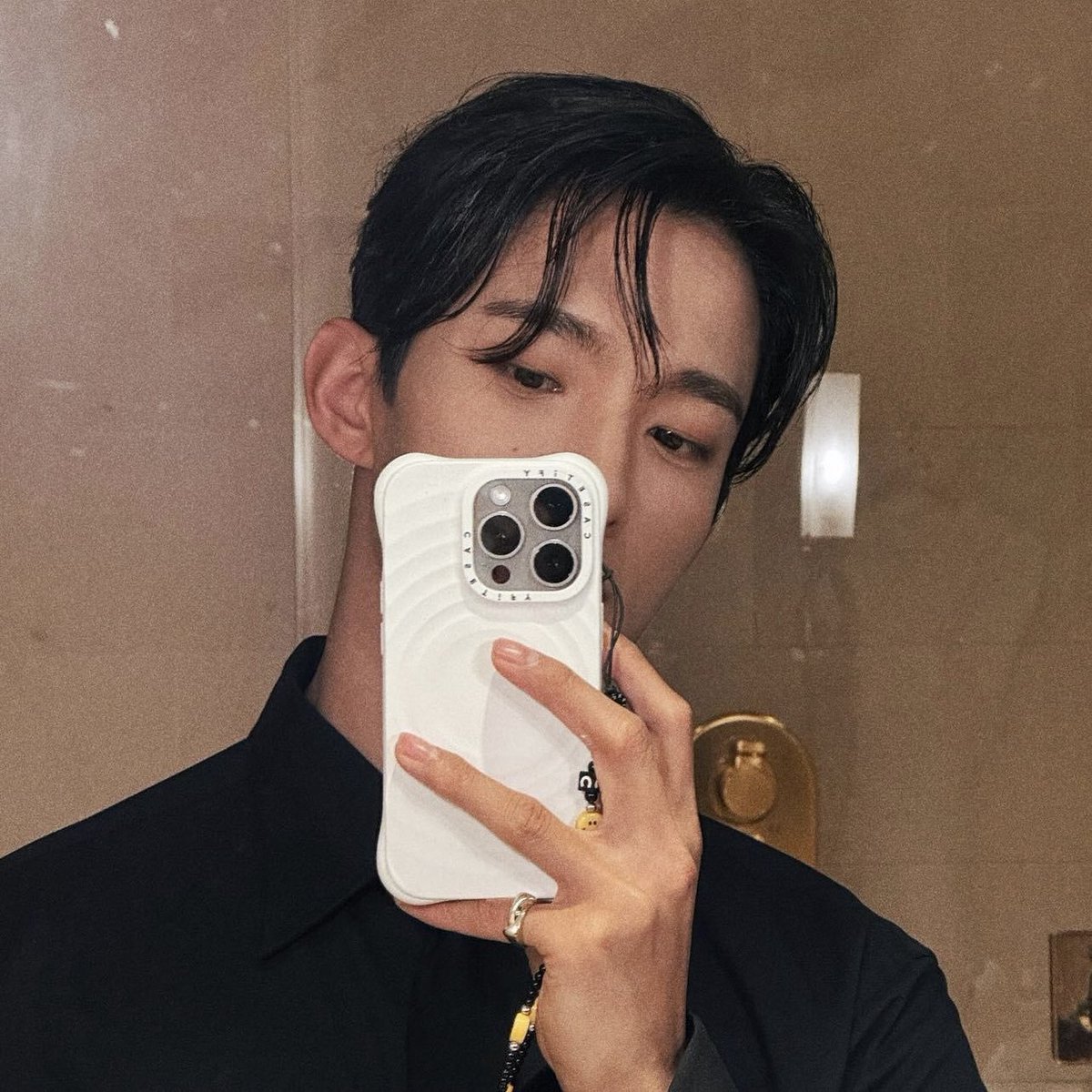 kyeomties's tweet photo. dk_is_dokyeom ig post 🖤 https://t.co/9sJpZ2hVjx