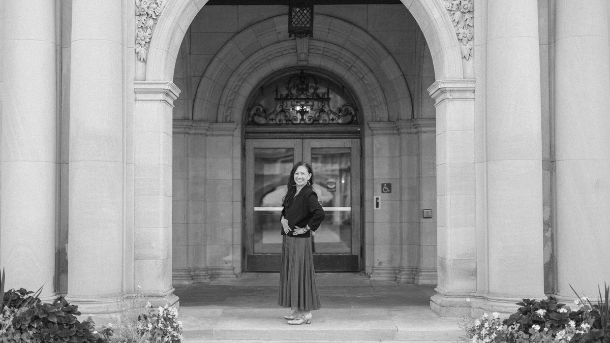 WashU's tweet image. #FacesofWashU Affectionately known as Dr. G, our Vice Chancellor for Student Affairs @akgonzal327 began her career path as a first-generation student. With 25+ yrs of experience in higher education, she’s made it her mission to enhance the student experience. #CelebrateFirstGen