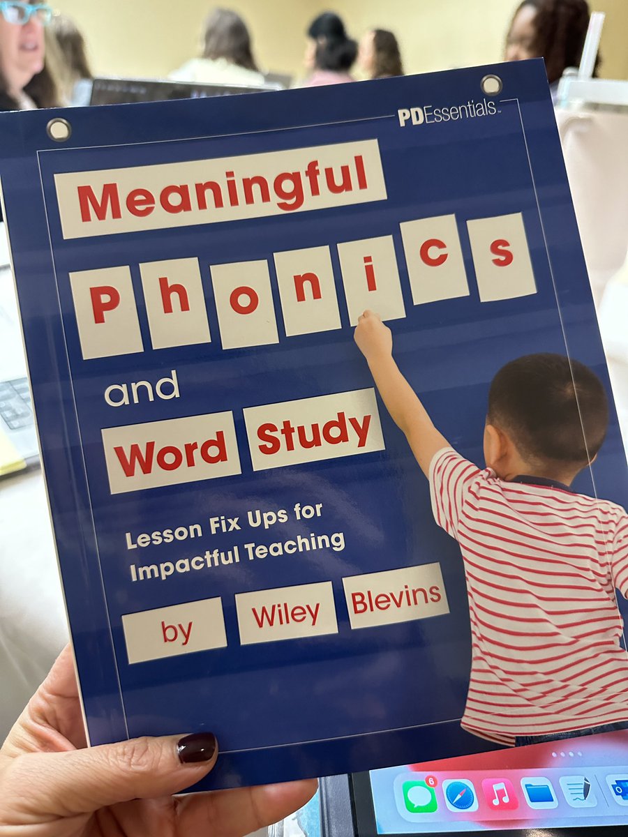 mooretolearn's tweet photo. Learning from the incredible @wbny this morning about meaningful phonics instruction. π§‘ #risdweareone #risdk2creates https://t.co/gbsU5pUDhQ