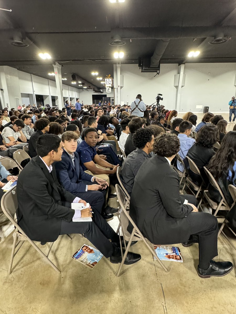 mlecITacad's tweet image. PreApprenticeship Day at the Miami Fairgrounds! MLEC Jaguars representing! @MLECJaguars @MLECPrin @drldiaz @CTEMiami @NAFMiami @NAFCareerAcads @mlecITclub