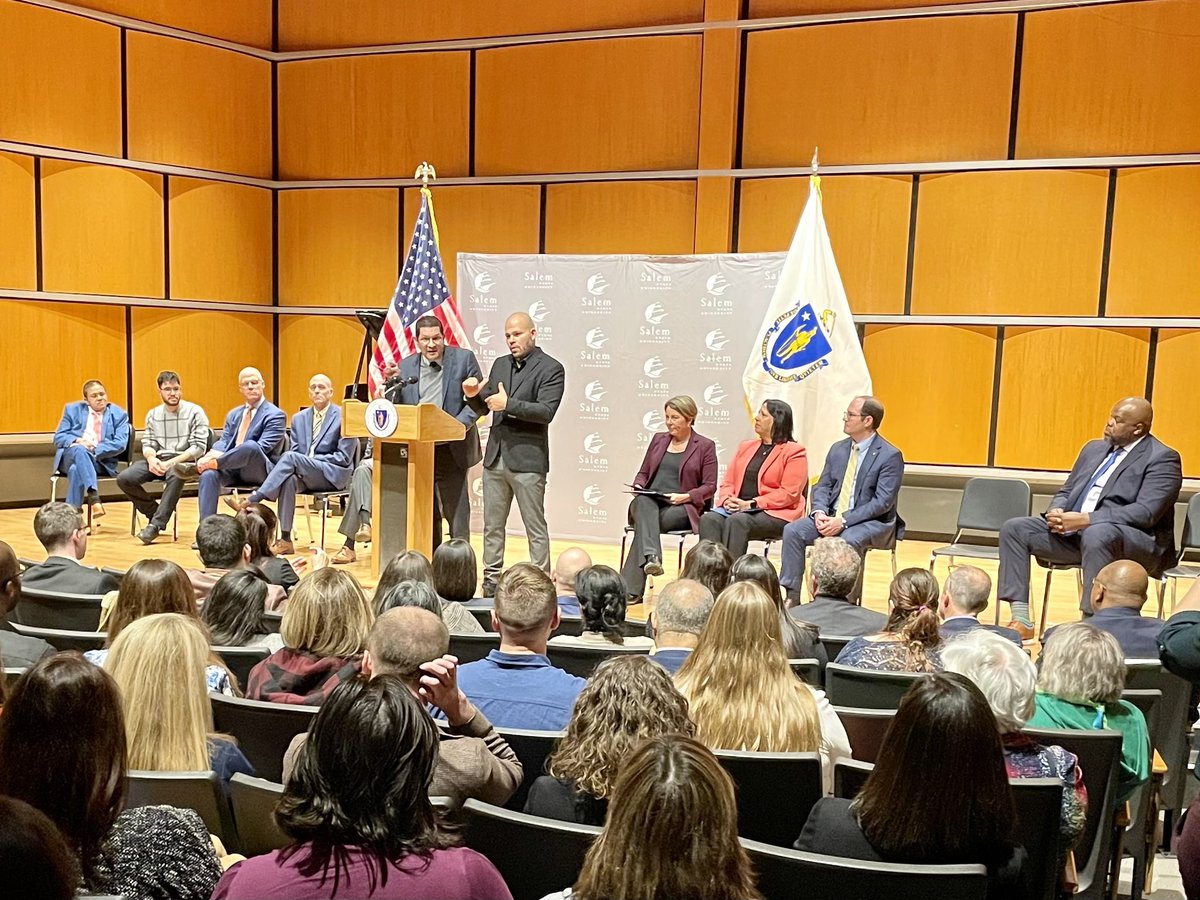 The Healey-Driscoll Administration’s financial aid expansion brings MA to 12th in the nation for student financial aid – up from 26th. Making history at @SalemState with @MassGovernor @MassLtGov @MassEducation mass.edu/about/whatsnew…