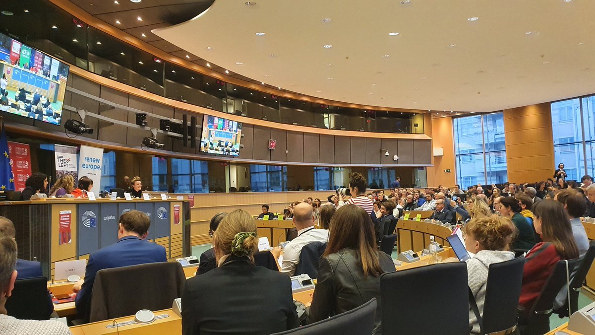 Full room at the @Europarl_EN for the presentation @etuc_ces Manifesto for 2024 European Parliament elections. Dozens of European trade unionist are present to ask political parties and candidates to endorse our values of progress and solidarity.