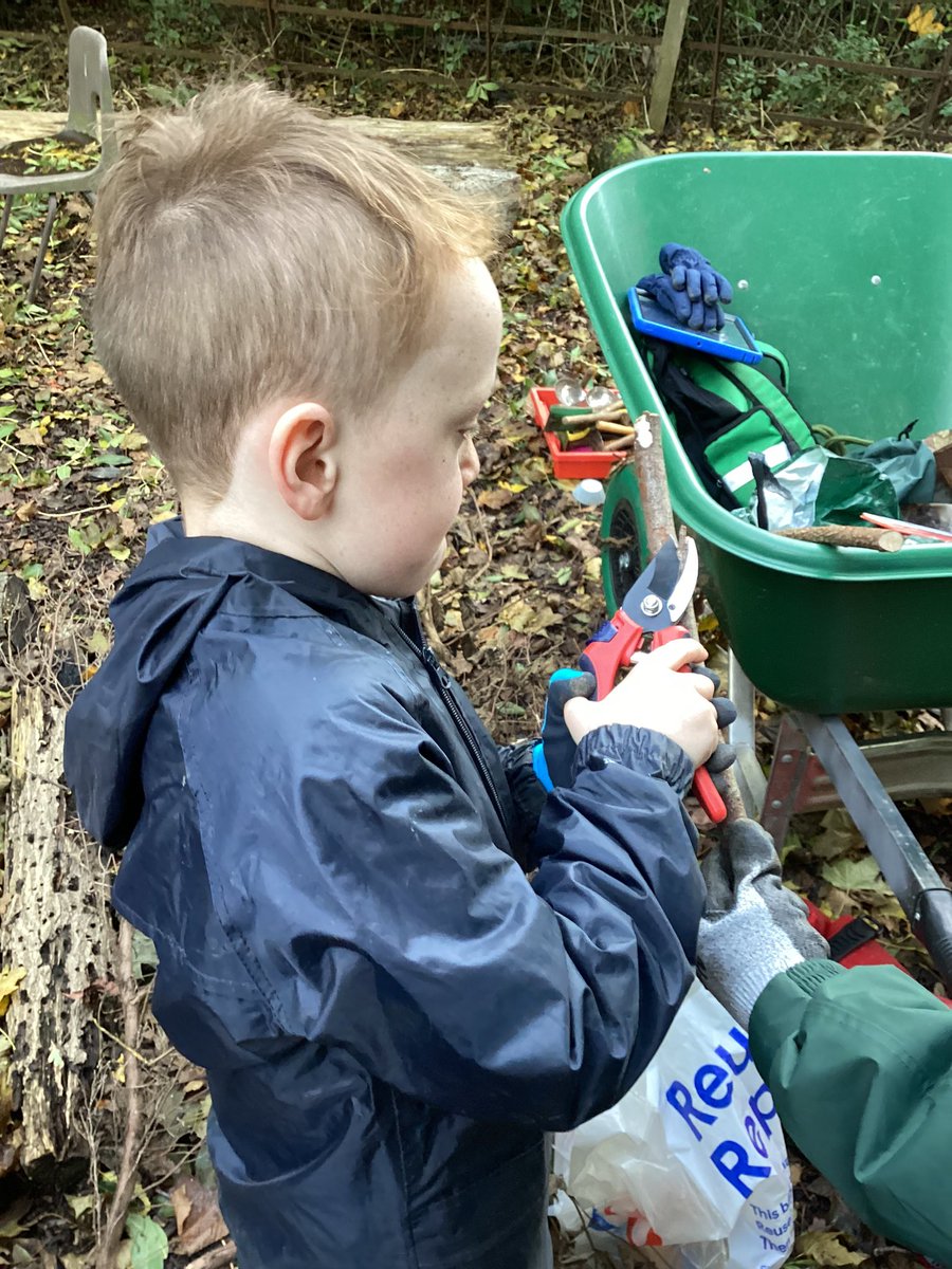 StNicksLower's tweet photo. Learning real life skills in Forest School today finishing with a little bit of leaf throwing. Oh to be six and seven again!

#StNicksLower
#StNicksEcoclub 
#StNicksOutdoorLearning
#StNicksDiscover https://t.co/sa8iozWpv3