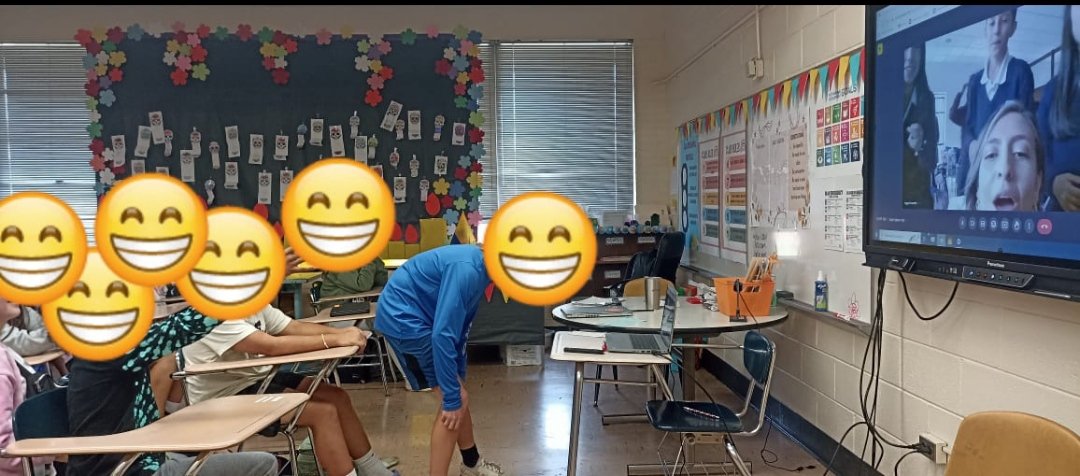 ColTeaching's tweet photo. Cultural Exchange Activity! Today, we had the possibility to share our cultural traditions with a Colombian class. We enjoyed it and learned about Colombia with them!
@ECAatState
@ParticipateLrng
 International Education Week 2023
 #IEW2023 
#UnitingOurWorld https://t.co/QLoxLJqDQx