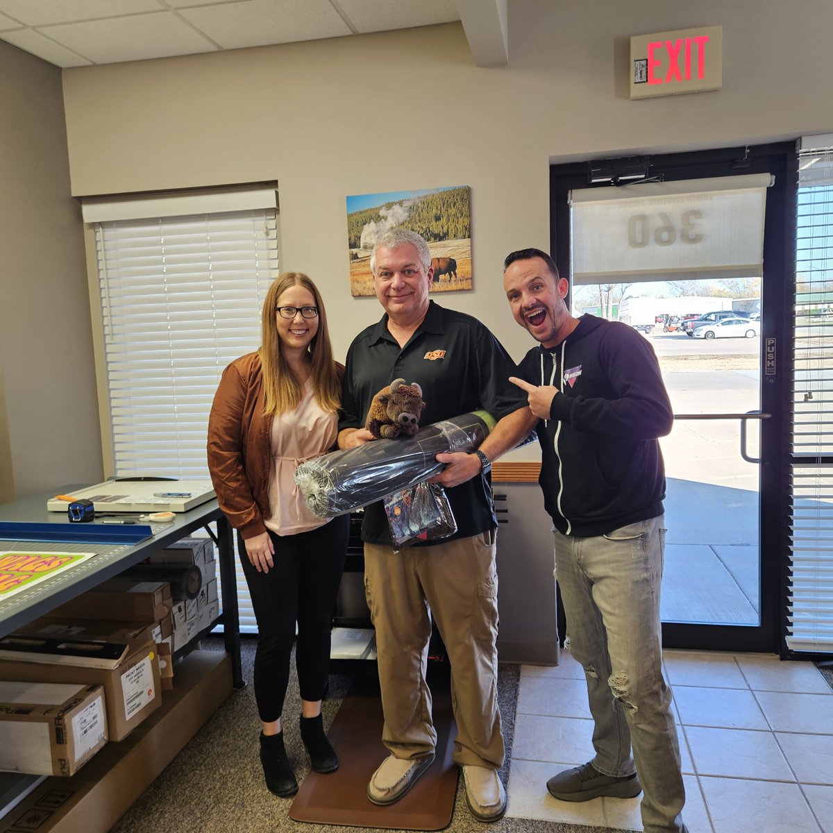 BisonTrack's tweet photo. Thor is a little disgruntled to be stuck at the HQ and not trackside these days.😭 Thankfully, he's had plenty of visitors! 😍 Our HQ is located off of I-35 south of Wichita, KS. Give us a call at (405) 252-0484 to schedule a visit! https://t.co/mRqCdRTW2a #whereintheworldisthor https://t.co/LKievpJud7
