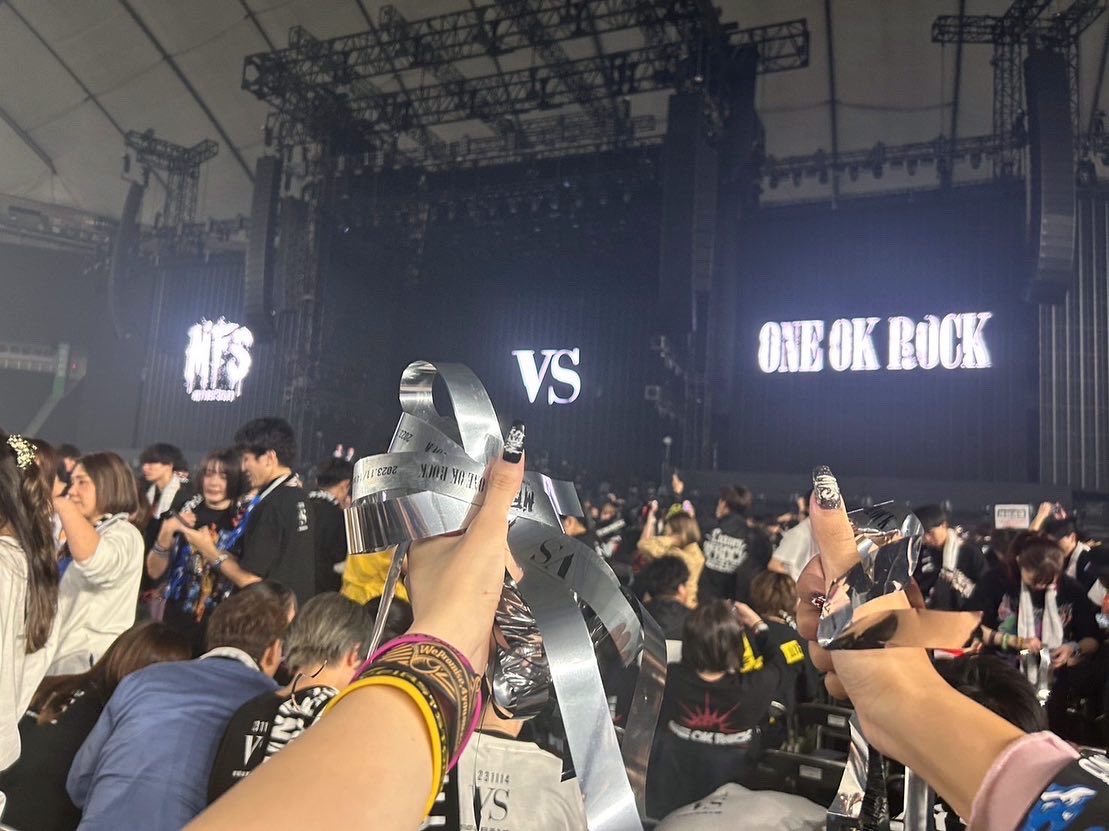 SSeinanie's tweet photo. まだまだ余韻は抜きません！！🙇‍♀️😭
はーーほんま最高な時間やった、、
夢みたいな時間がおわっちゃった

普段ライブいっても全然写真とらんくて後悔してたから今回いっぱいとれて思い出写真増えた🫶ｱﾘｶﾞﾄ
#VS東京ドーム #東京ドーム #ワンオク #マイファス #ワンオクVS #ONEOKROCK #MYFIRSTSTORY https://t.co/DOjfKD8cQc