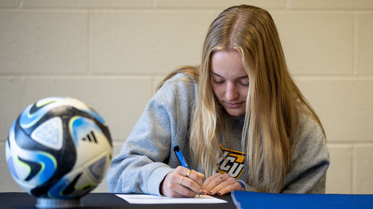 “It’s really exciting and I’m really excited to start next year.” Eastern Mennonite's Drooger Signs With VCU Soccer (via @John_R_Breeden): dnronline.com/sports/high_sc…