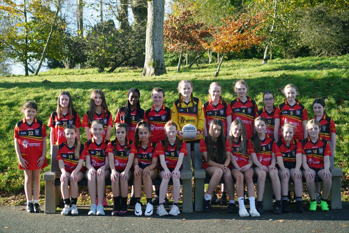 𝗙𝗶𝗿𝘀𝘁 𝗲𝘃𝗲𝗿 𝗚𝗶𝗿𝗹𝘀 𝗚𝗔𝗔 𝗧𝗲𝗮𝗺🥳 Some of our Year 8 and 9 girls were history makers today, being part of the first ever Girls GAA team in Lagan College. They played several matches in Antrim this afternoon. Big thanks to coach Mrs Quigg. @Gaelfast_GAA