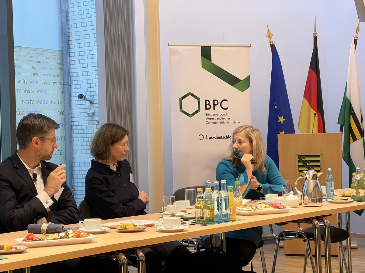 Bundesverband pharm. Cannabinoidunternehmen e.V. (@bpc_ev) on Twitter photo Am 14. November 2023 hat der BPC ein Parlamentarisches Frühstück zum Thema "Patientenleiden lindern statt Versorgung mit Medizinalcannabis behindern! - Was kann die Politik noch für die Praxis tun?"  in der Landesvertretung Sachsen in Berlin ausgerichtet. linkedin.com/feed/update/ur… Am 14. November 2023 hat der BPC ein Parlamentarisches Frühstück zum Thema "Patientenleiden lindern statt Versorgung mit Medizinalcannabis behindern! - Was kann die Politik noch für die Praxis tun?"  in der Landesvertretung Sachsen in Berlin ausgerichtet. linkedin.com/feed/update/ur…