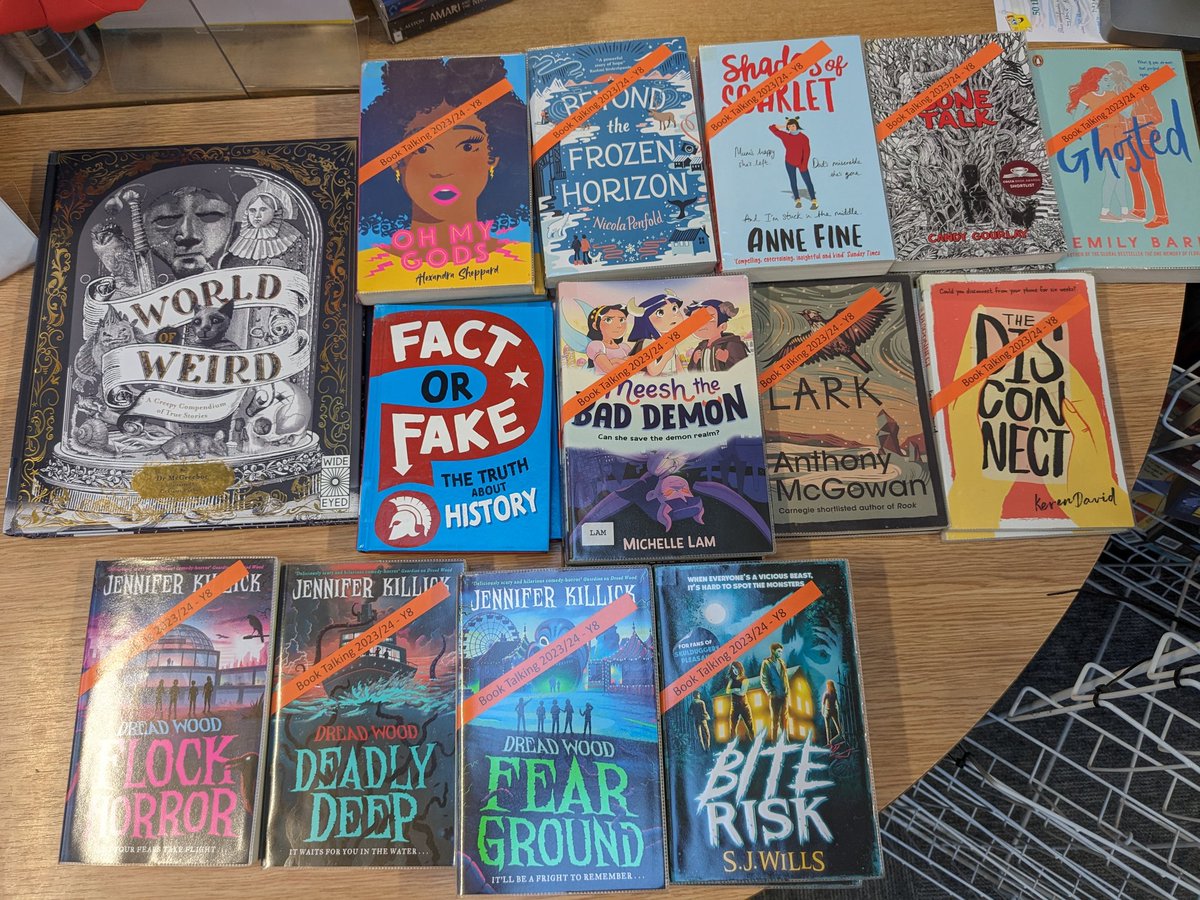 AcademyBosworth's tweet photo. More amazing book recommendations for our Y8 students @BosworthAcademy today, with lovely Marissa from @MidlandsCLS
#booktalking #readingforpleasure #schools https://t.co/7ywncoc08z