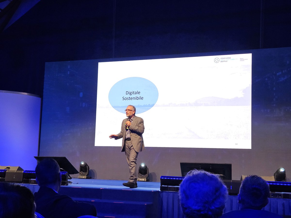 franzrusso's tweet photo. "Non c'è Sostenibilità senza Digitale"

@stefanoepifani a #VXF23 https://t.co/al1dpeQgXi
