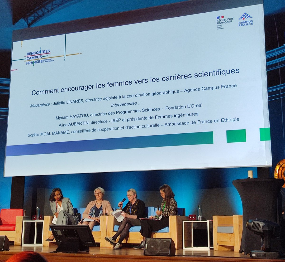 #RencontresCF l 🗣 Aline Aubertin, DG <a href="/ISEP/">Isep - École d'ingénieurs du numérique</a> et présidente <a href="/f_inge/">Femmes Ingénieures</a> : aujourd'hui seul 24% des ingénieurs sont des femmes, notre pays manque de femmes scientifiques et nous avons la conviction que l'égalité est source de richesse