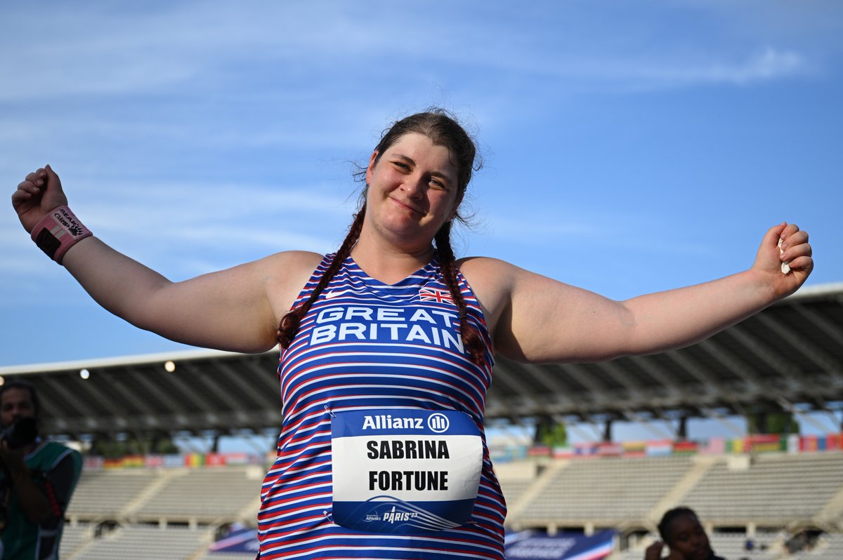 Female para-athlete of the year nominees:

🇬🇧 Hannah Cockroft
🇬🇧 Sammi Kinghorn
🇬🇧 Hollie Arnold
🇬🇧 Sabrina Fortune
🇨🇭 Catherine Debrunner
🇭🇺 Luca Ekler

Vote for your favourite below ⬇️

athleticsweekly.com/athletics-news…