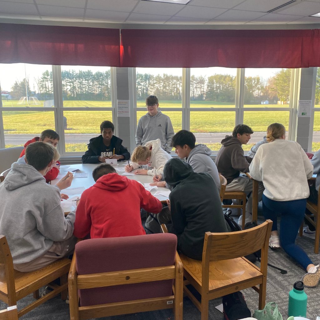 bfathletics's tweet photo. Our Student-Athlete Leadership Team kicked off their morning with a great meeting today! We had a Rock Paper Scissors tournament, We then had a great discussion on Student Sections, Servant Leadership &amp; active listening, and wrote Thank You cards to all our fall officials! https://t.co/arDVSh9psM
