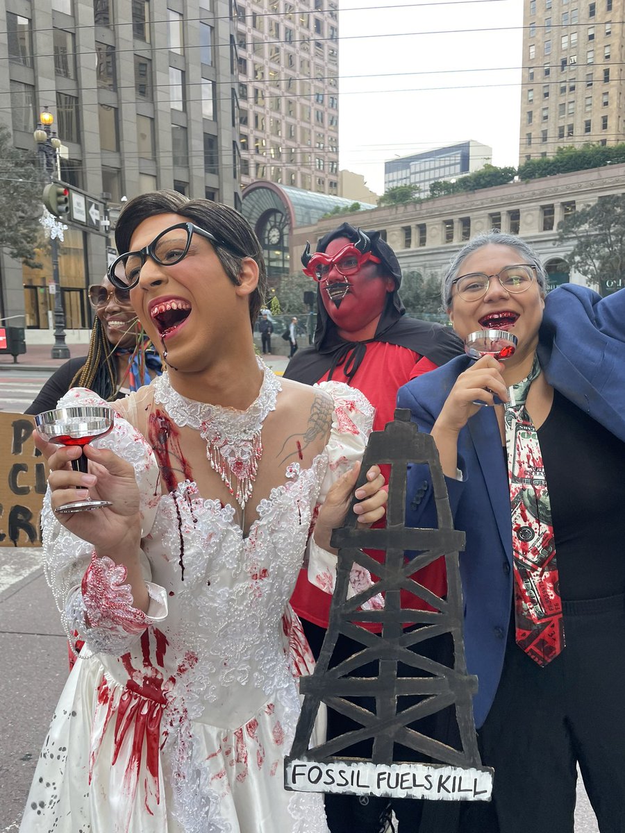 ClimateDEF's tweet photo. Jane Fraser! If you love @exxonmobil so much, why don’t you marry ‘em! @Citi, if you're a green company, why are you the lead financial advisor for Exxon CEO Darren Wood in the $59.5 billion deal which would double Exxon's oil production? 👰#StopAPEC https://t.co/bDufaCcNv7