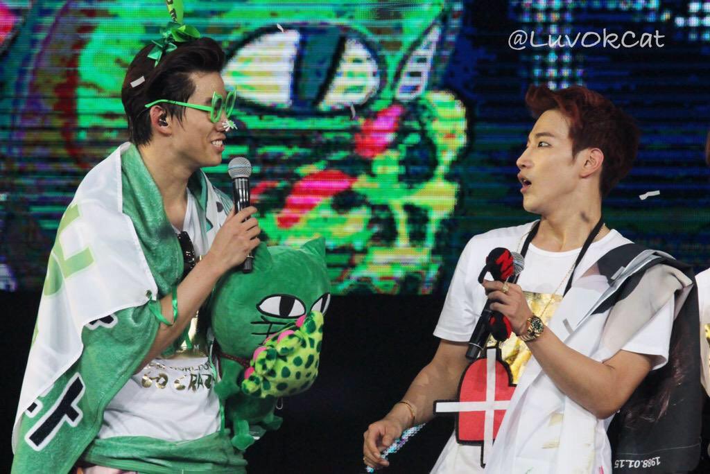 Junazure's tweet photo. When Minjun meets Ok Taecyeon 🤣🤣🤣 #Jun_K #Taecyeon #OkKay #2PM https://t.co/wq7AV9hYTW
